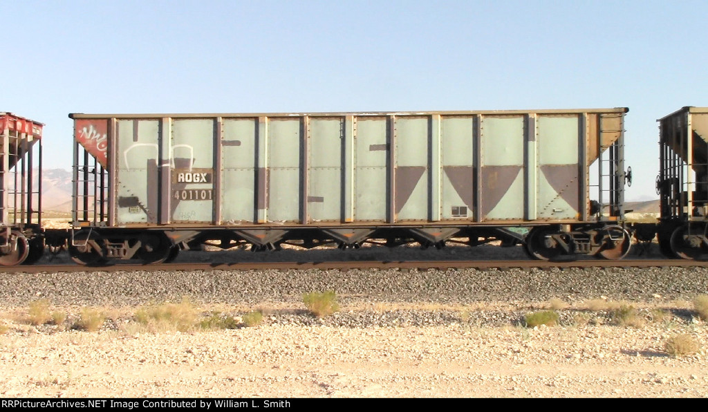 WB Unit Loaded Hooper Frt at Erie NV W-MdTrnSlv-Pshrs -80